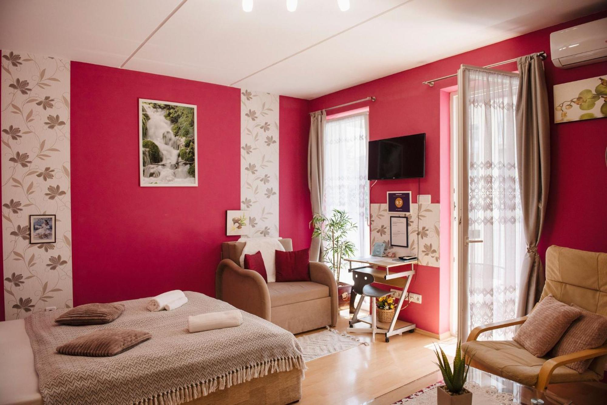 Inci Apartman Pécs Buitenkant foto
