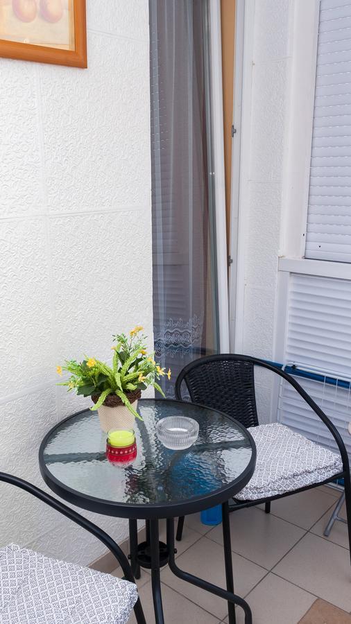 Inci Apartman Pécs Buitenkant foto